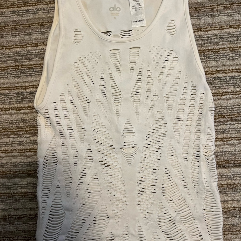 Alo tank top! No longer sold online!!